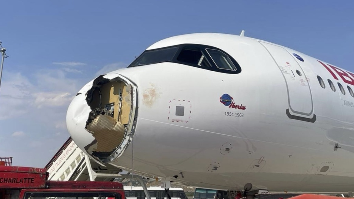 Airbus συγκρούστηκε με πουλί λίγο μετά την απογείωση από Μαδρίτη: Καταστράφηκε η «μύτη» του, δείτε βίντεο και φωτογραφίες