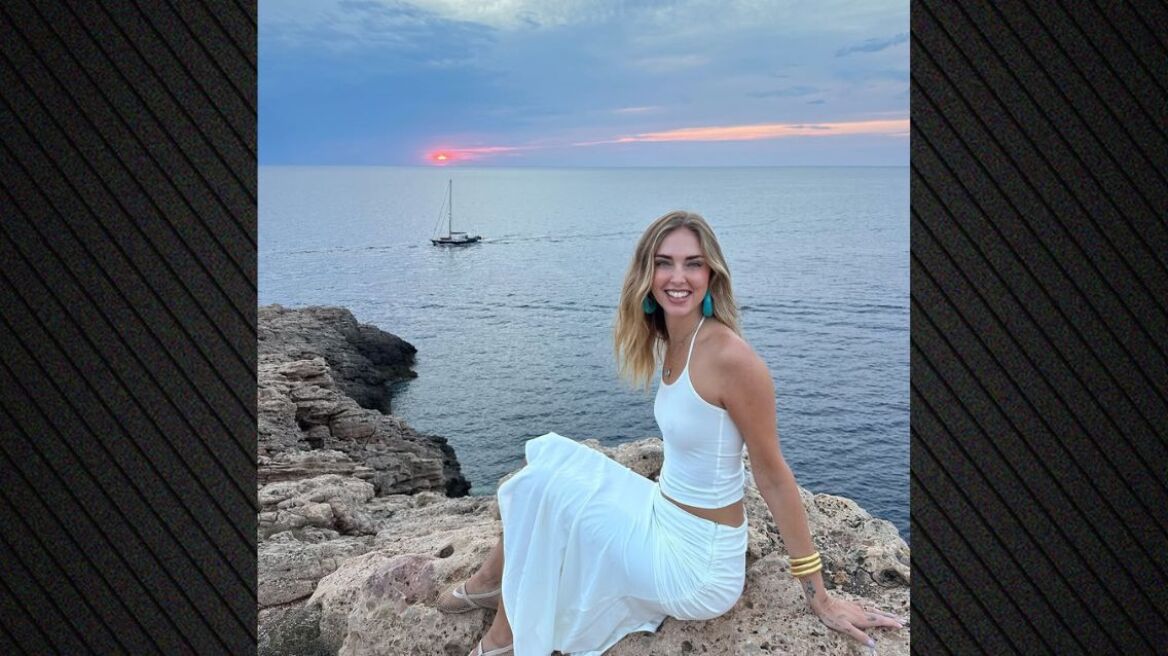 Κιάρα Φεράνι: Στο αγαπημένο μου μέρος με τους αγαπημένους μου ανθρώπους, γράφει από την Ίμπιζα