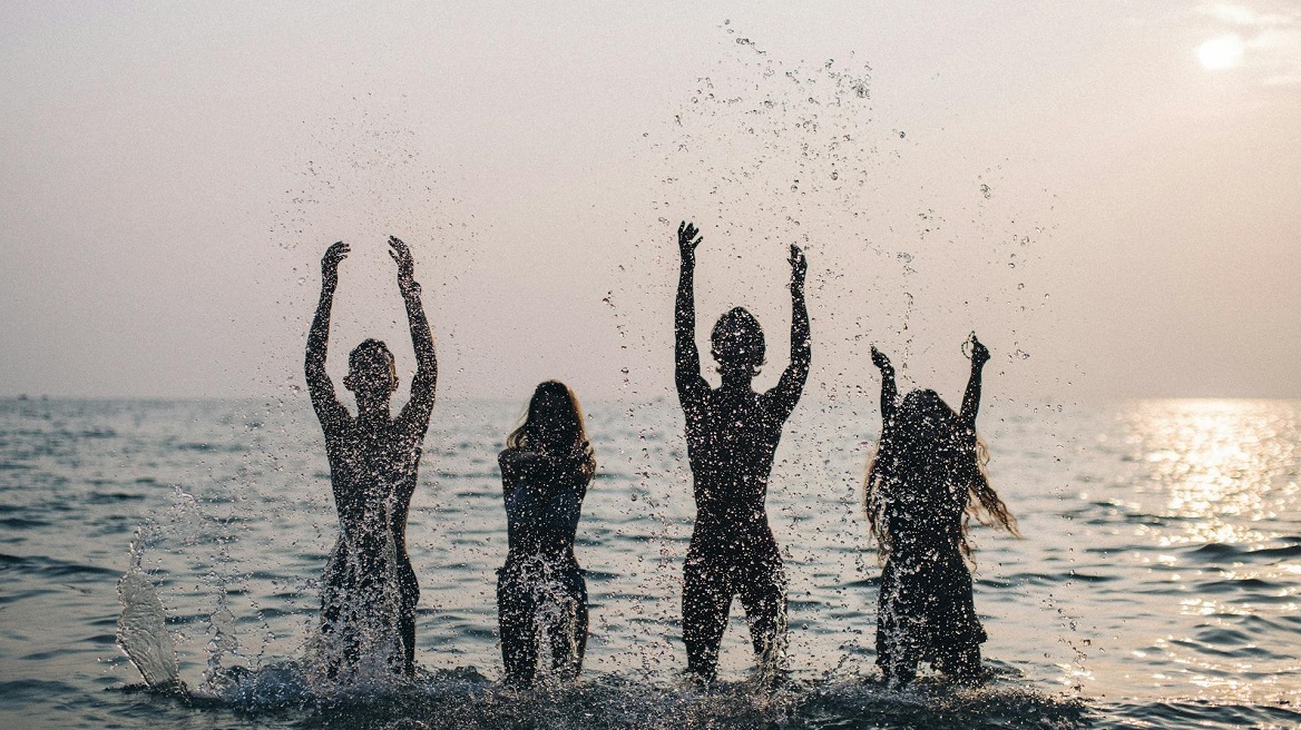 10 Gadgets που δεν πρέπει να λείπουν από τις καλοκαιρινές σου διακοπές