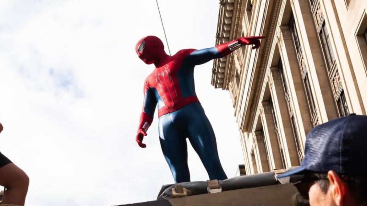 Ο Τομ Χόλαντ ανέβασε τις πρώτες φωτογραφίες από τα γυρίσματα του «Spider-Man: Brand New Day»