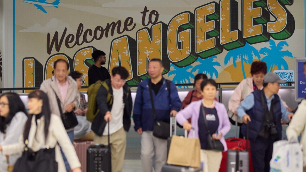 Εγγυητικές έως και 15.000 δολαρίων θα ζητούν αμερικανικές Αρχές για ορισμένες τουριστικές βίζες