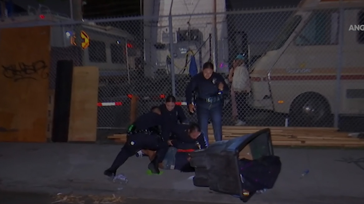 Δύο νεκροί και 6 τραυματίες από πυροβολισμούς στο Λος Άντζελες 