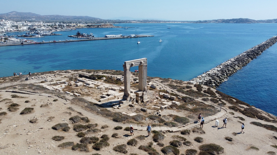 Συρματόπλεγμα στην Πορτάρα μετά το συμβάν με τον τουρίστα που σήκωσε αρχαίο μάρμαρο - Αντιδράσεις από κατοίκους