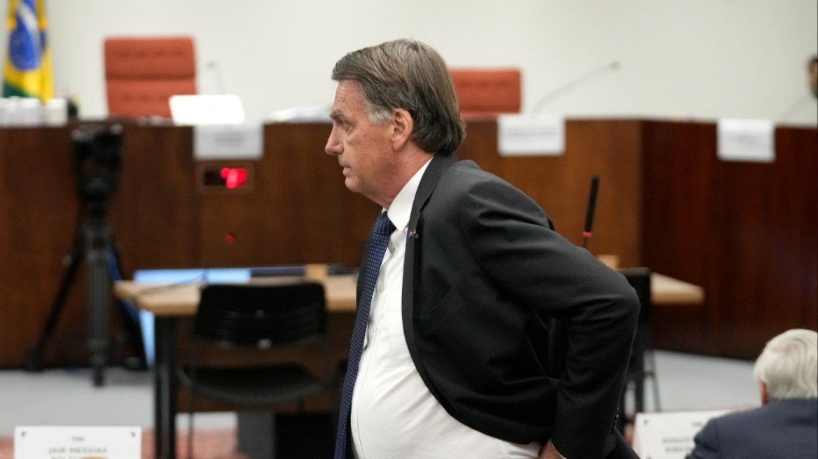 Το Ανώτατο Δικαστήριο της Βραζιλίας διέταξε την κατ’ οίκον κράτηση του Μπολσονάρου 