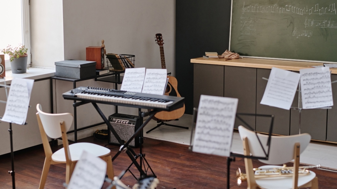 Μουσικά σχολεία: Ενισχύονται με νέα όργανα και εξοπλισμό