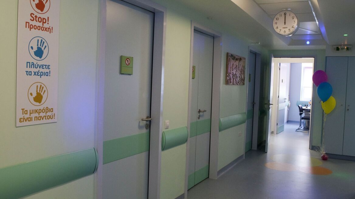 Σε κρίσιμη κατάσταση ο 8χρονος που έπεσε από μπαλκόνι στη Θεσσαλονίκη – Μεταφέρθηκε στο Ιπποκράτειο
