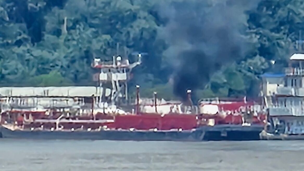 Ελικόπτερο συνετρίβη σε φορτηγίδα στον Μισισιπή – Αναφορές για δύο νεκρούς

