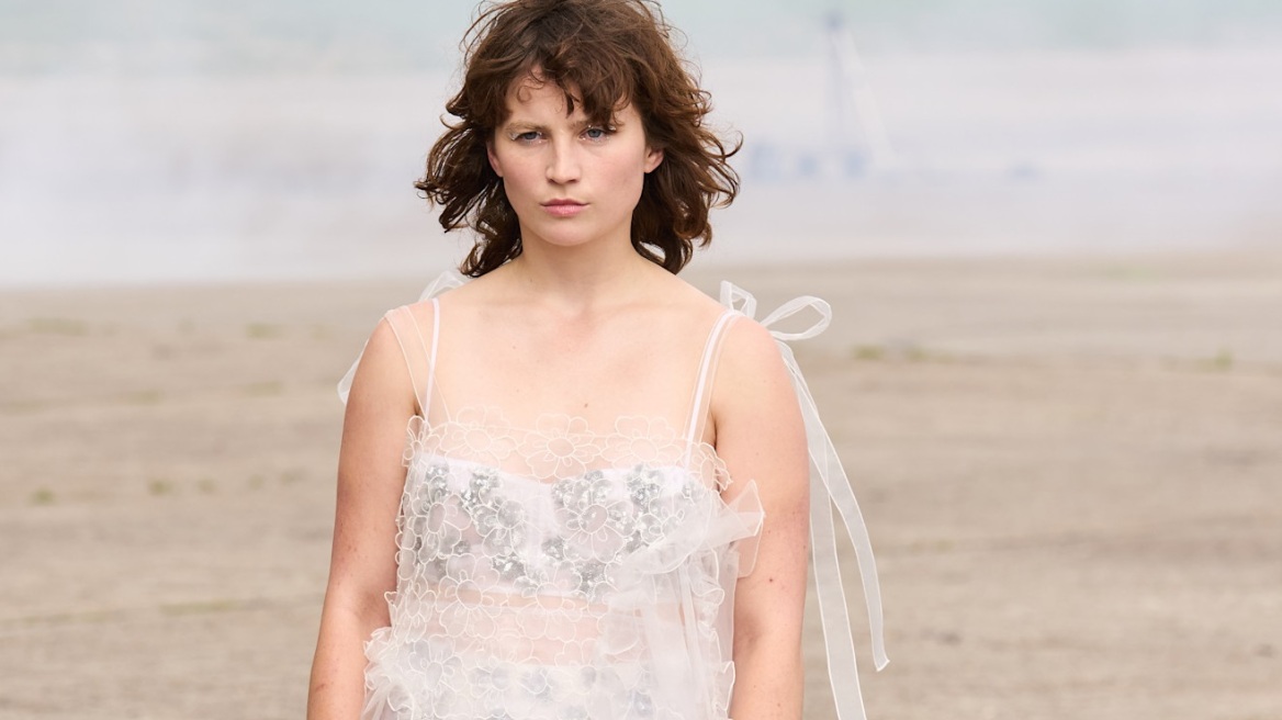 Η κόρη της Björk περπάτησε στην πασαρέλα της Cecilie Bahnsen