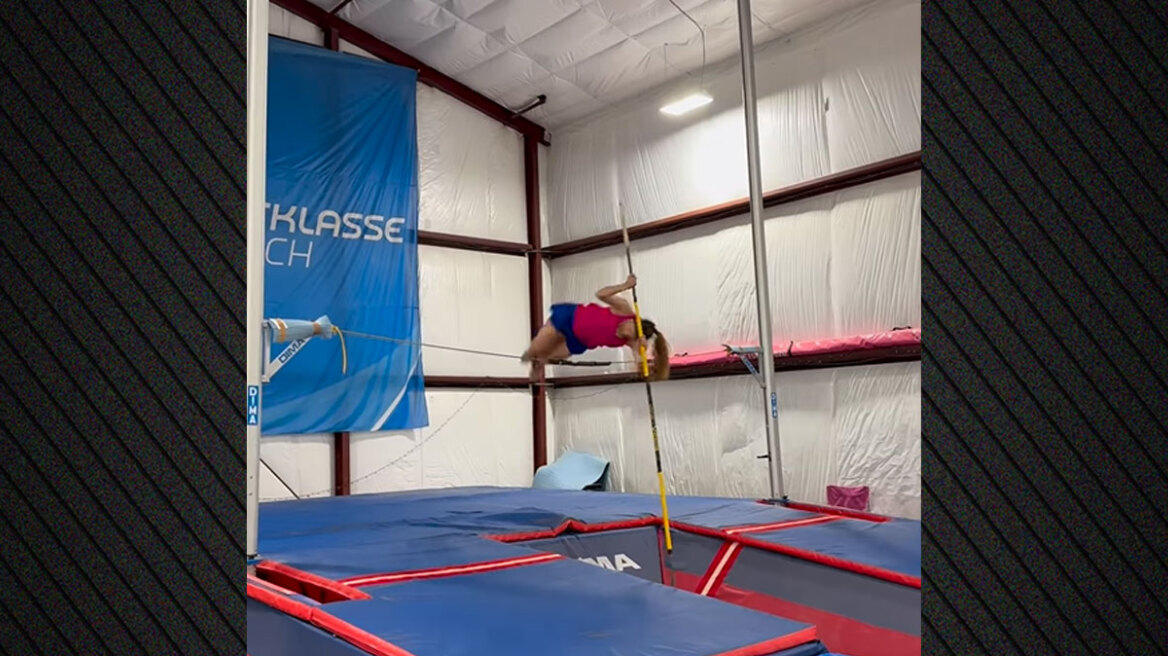 Η Κατερίνα Στεφανίδη αυτοτρολάρεται με το πρώτο άλμα στο επί κοντώ μετά τη γέννα του παιδιού της - «Θα σας δω στο Τόκιο;»