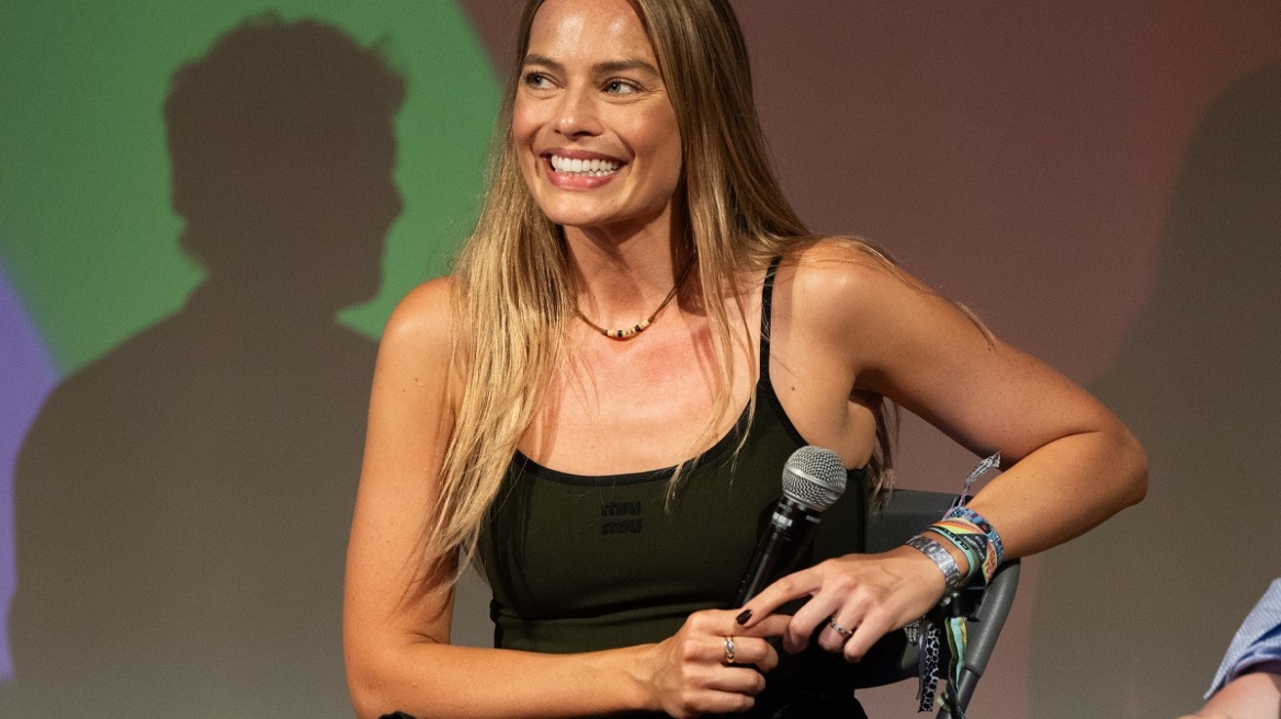 Μάργκοτ Ρόμπι: Αγνώριστη με νέο χτένισμα, ιδανικό για τις υψηλές θερμοκρασίες του Αυγούστου
