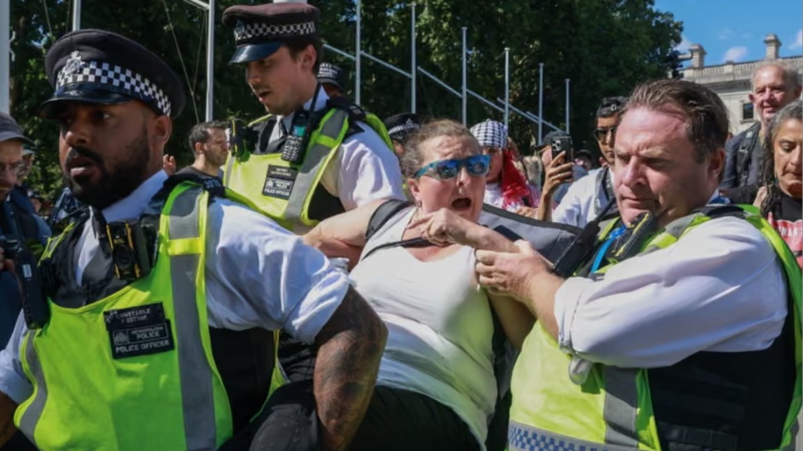 Σχεδόν 500 συλλήψεις στο Λονδίνο σε νέα κινητοποίηση υποστήριξης στην οργάνωση Palestine Action - Δείτε βίντεο
