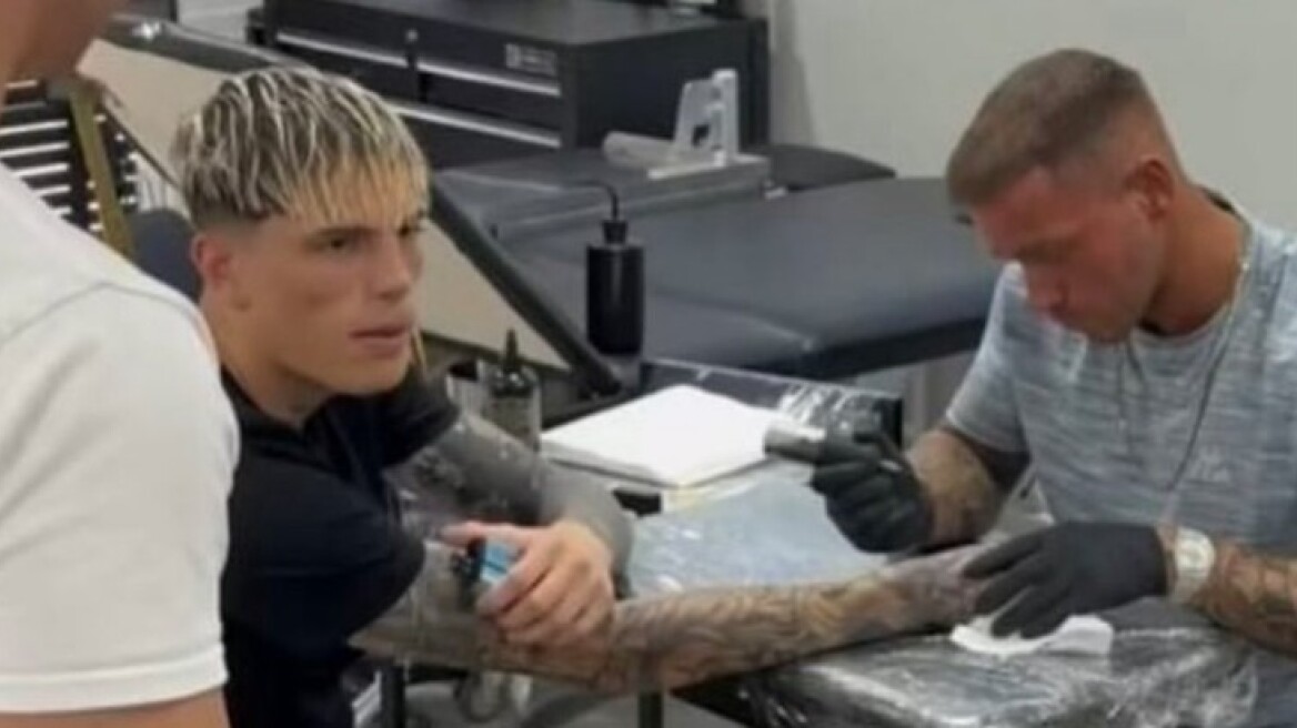 Μάντσεστερ Γιουνάιτεντ: Ο Γκαρνάτσο πιάστηκε να καπνίζει ηλεκτρονικό τσιγάρο - Δείτε φωτογραφία 