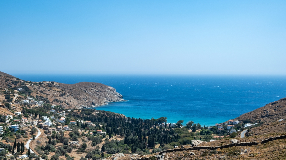 5 καταπράσινες εξορμήσεις με βάση τη Χώρα της Άνδρου
