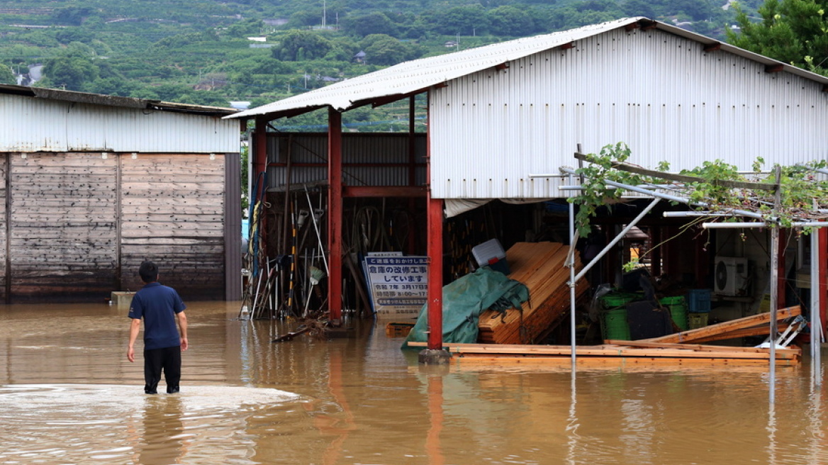 Καταρρακτώδεις βροχές και πλημμύρες στη νότια Ιαπωνία - Πάνω από 3 εκατ. άνθρωποι έχουν κληθεί να εγκαταλείψουν τα σπίτια τους

