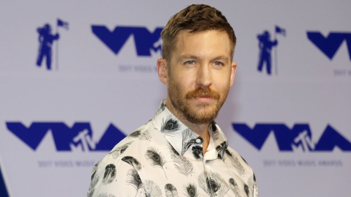 Κάλβιν Χάρις: Τα σκυλιά των γειτόνων του κατασπάραξαν τον κόκορά του  - Τον ανέθρεψα από κοτοπουλάκι, είμαι συντετριμμένος