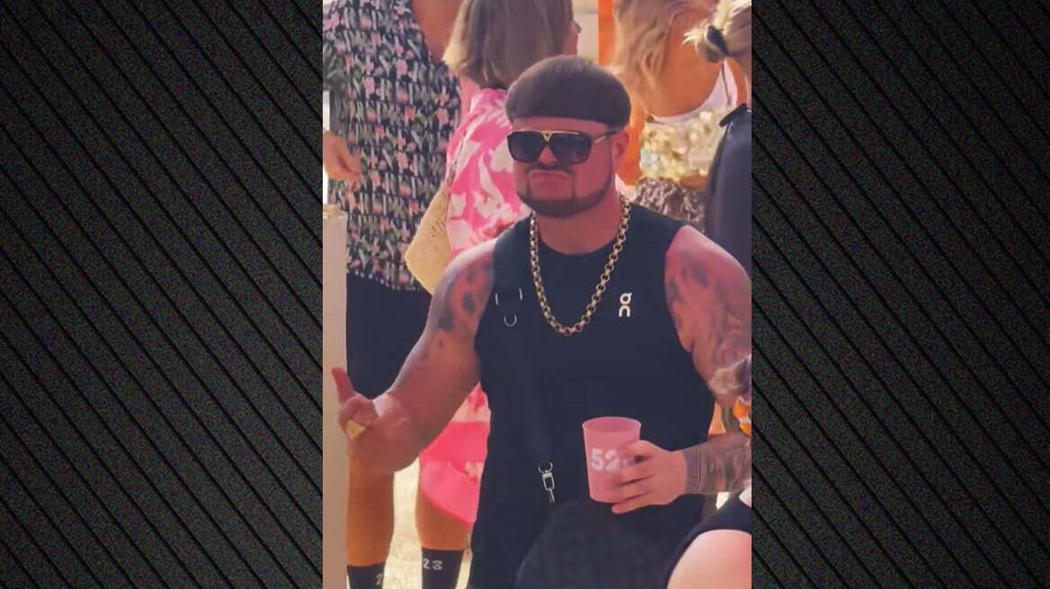 «Ibiza Final Boss»: Ο 26χρονος Βρετανός που έγινε viral χορεύοντας σε κλαμπ