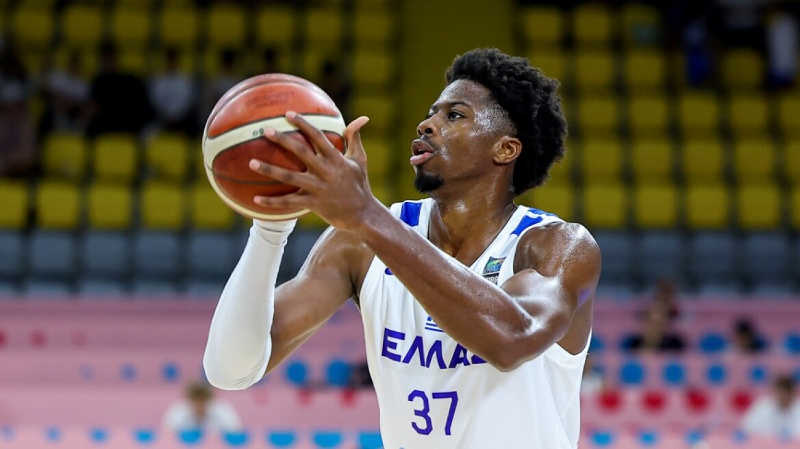 Κώστας Αντετοκούνμπο: «Γλυκόπικρη η επιστροφή στο ΟΑΚΑ, να πάρουμε τα πάντα με τον Ολυμπιακό - Η Εθνική πάει για μετάλλιο»