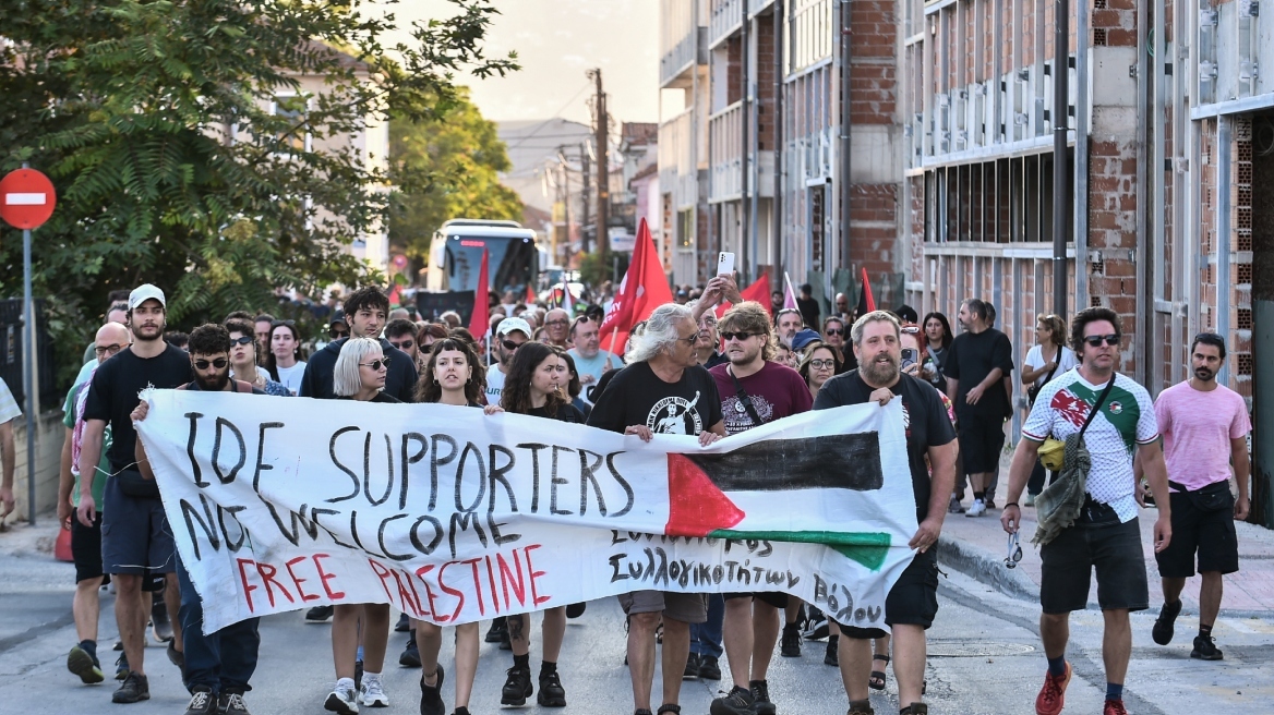 Βόλος: Διαδηλωτές υπέρ της Παλαιστίνης θέλησαν να εμποδίσουν την αποβίβαση Ισραηλινών τουριστών από κρουαζιερόπλοιο