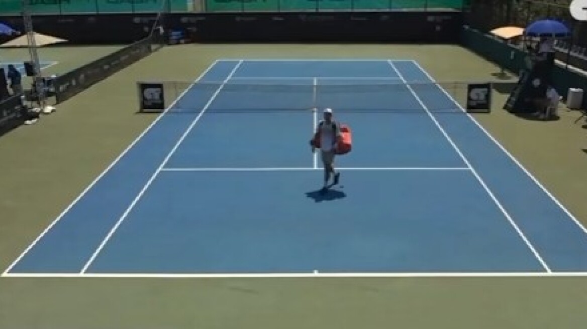 Τενίστας σε διεθνές τουρνουά της Κρήτης πήγε στην τουαλέτα και αποβλήθηκε - Βίντεο