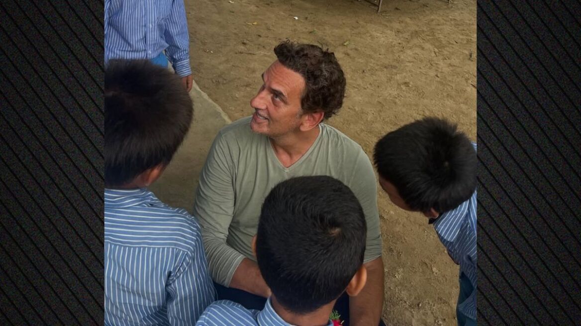 Ο Νίκος Ψαρράς και η Έλενα Καρακούλη επισκέφτηκαν σχολείο στο Νεπάλ - «Ένα αξέχαστο μάθημα», έγραψαν