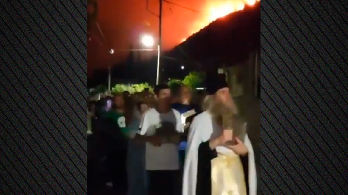 Στη Ζάκυνθο έκαναν λιτανεία για τη φωτιά στην περιοχή Λιθακιά - Δείτε βίντεο