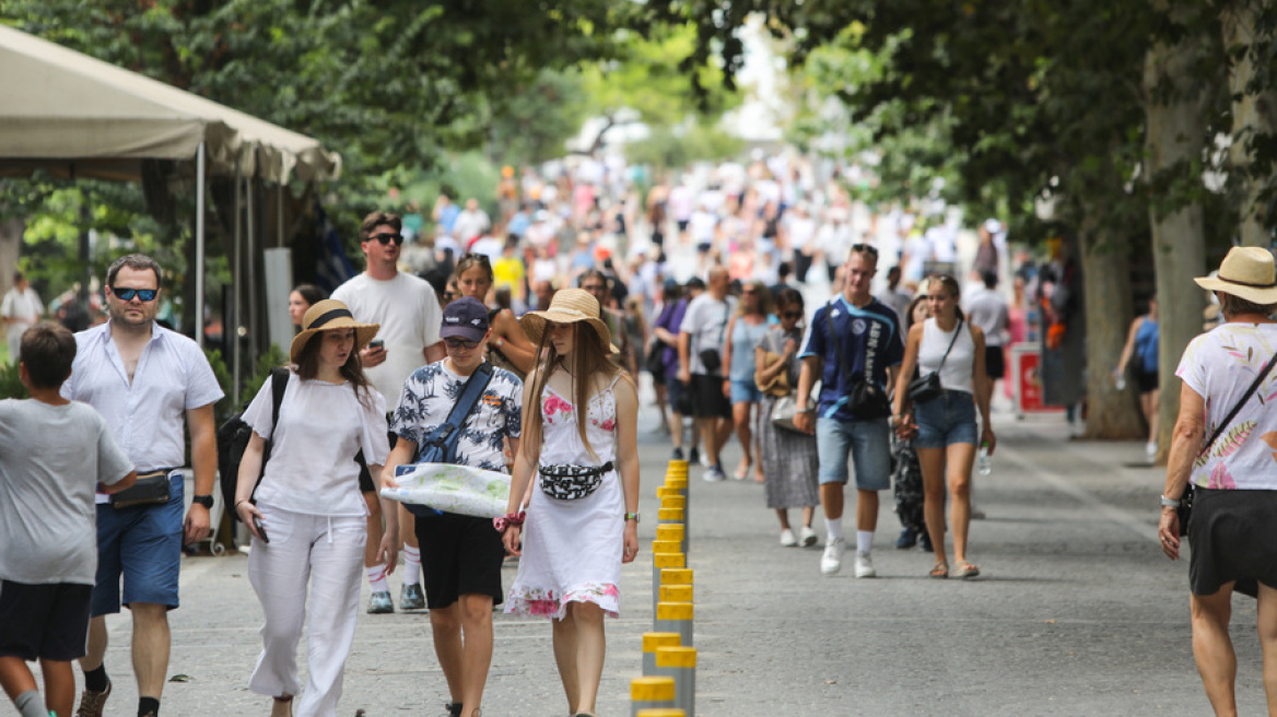 Μικρή πτώση της θερμοκρασίας τον Δεκαπενταύγουστο, εξασθενούν και τα μελτέμια – Τι καιρό θα κάνει το τριήμερο

