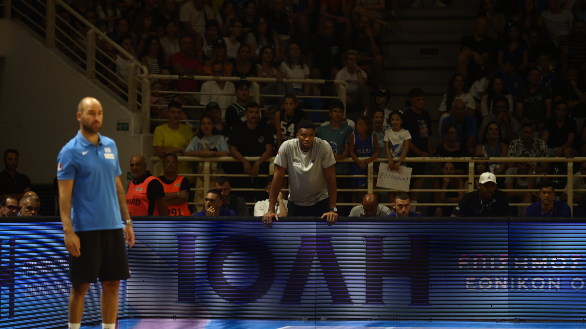 Τέλος στην αγωνία για τον Γιάννη Αντετοκούνμπο έβαλε ο Σπανούλης: «Θα παίξει κανονικά στο Ακρόπολις» - Βίντεο