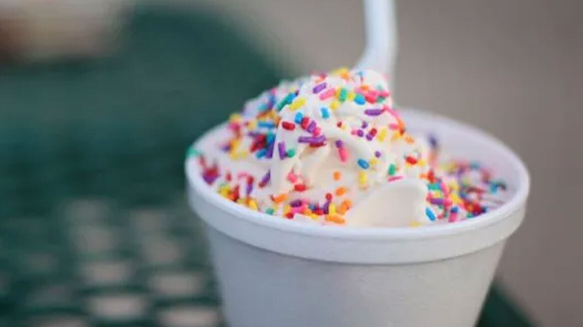 Το πιο απρόσμενο παγωτό του καλοκαιριού έχει γεύση… μητρικού γάλακτος
