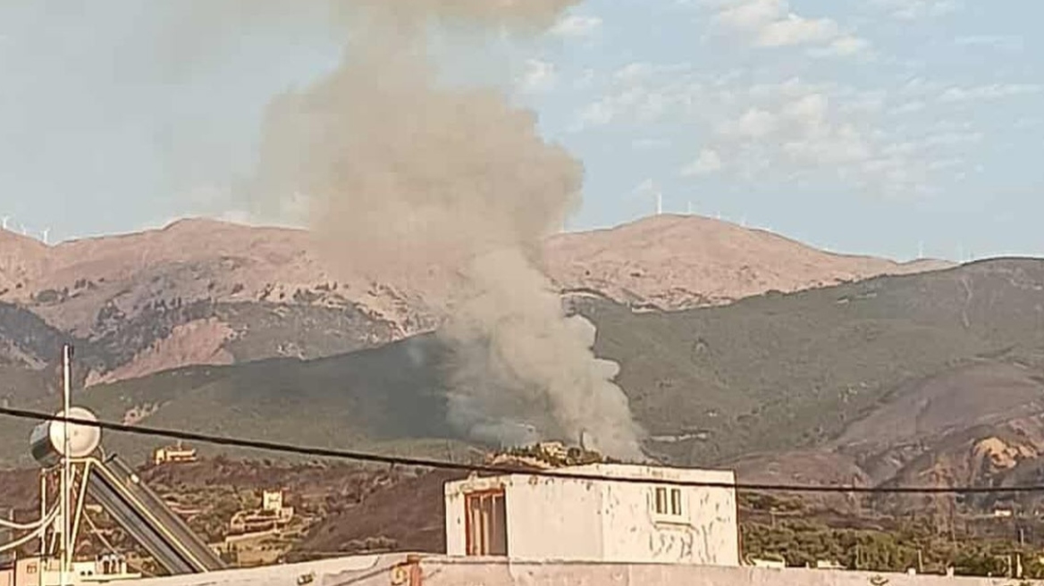 Φωτιά και 112 στα Λεπτόποδα και στην Καμπιά Χίου - Καλύτερη εικόνα στην περιοχή Μπάλας Αχαΐας, δείτε βίντεο και φωτογραφίες