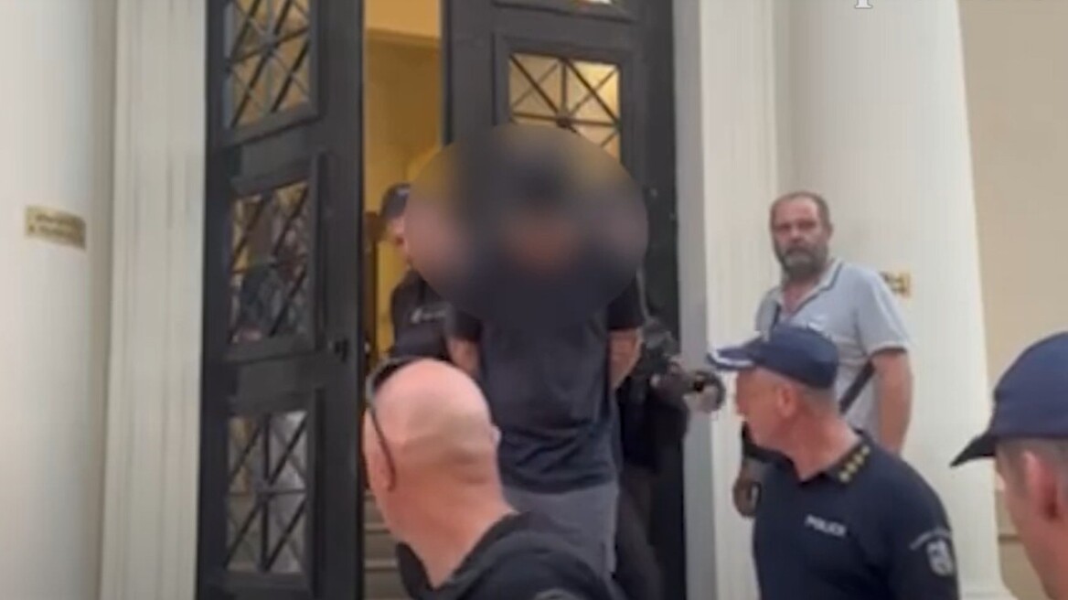 Δικηγόροι υποστηρίζουν ότι ο πελάτης τους ήταν εθελοντής κατάσβεσης.