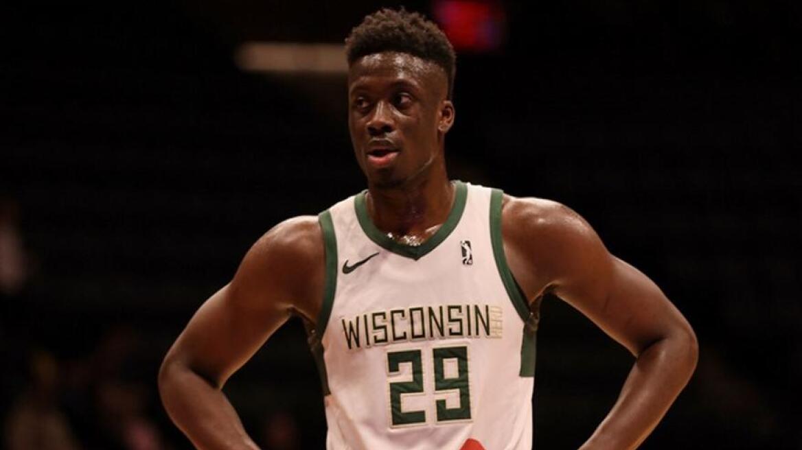 Μετά τον Γιάννη και τον Θανάση και ο Άλεξ Αντετοκούνμπο στους Μπακς 