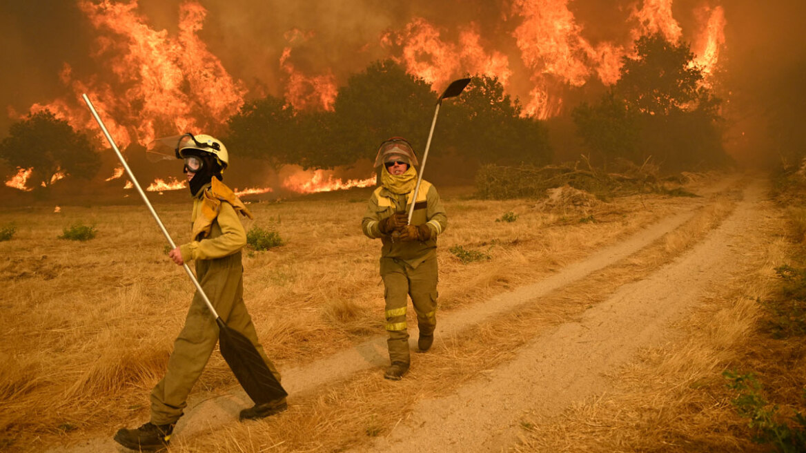 Καίγεται η Ισπανία, μάχη με 14 μεγάλα πύρινα μέτωπα - Στους 7 οι νεκροί, πάνω από 1,5 εκατ. στρέμματα η καμένη γη
