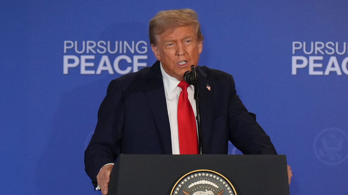 Για μεγάλη πρόοδο με τη Ρωσία μιλάει ο Τραμπ - Μείνετε συντονισμένοι, έγραψε την ώρα της κοινής συνέντευξης Τύπου Ζελένσκι και Φον ντερ Λάιεν