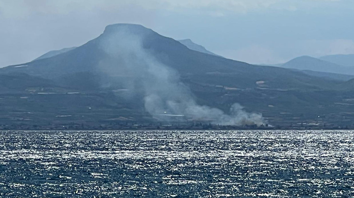 Φωτιά τώρα στην Κορινθία - Καίει ανάμεσα σε Άσσο και Λέχαιο