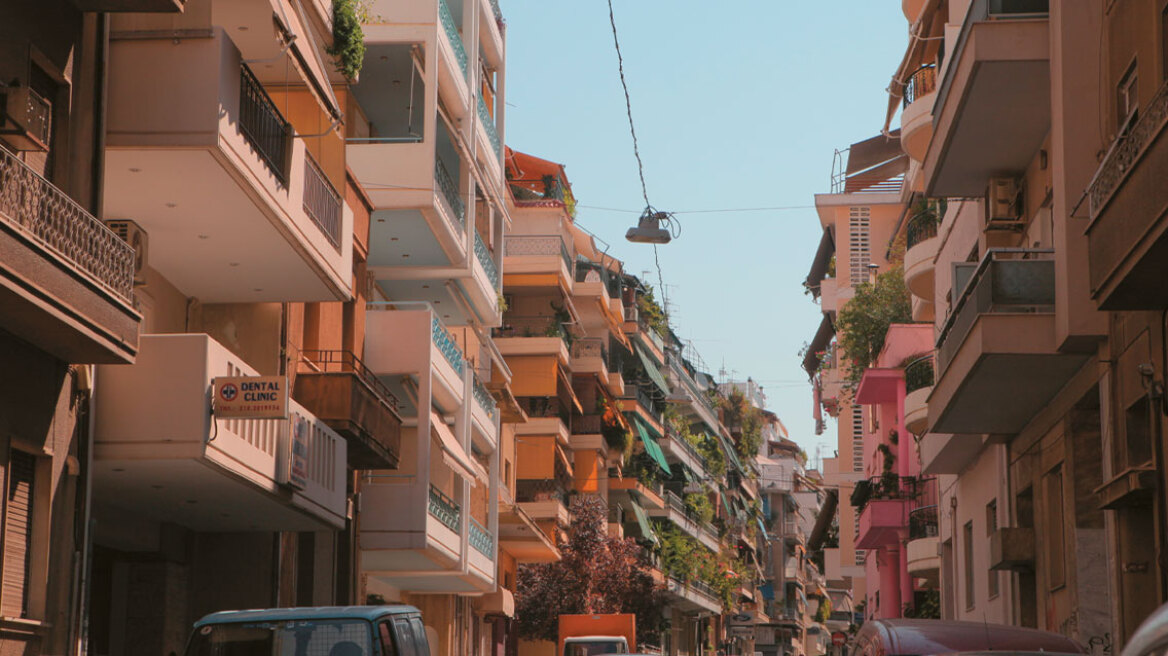 Πώς θα ανοίξουν χιλιάδες σπίτια που είναι κλειστά: «Σπίτι μου ΙΙ», κοινωνική αντιπαροχή και κίνητρα