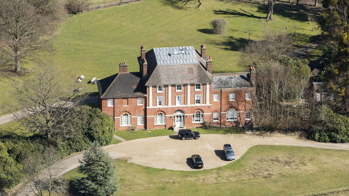 Σε νέα έπαυλη μετακομίζουν η Κέιτ Μίντλετον και ο πρίγκιπας Ουίλιαμ