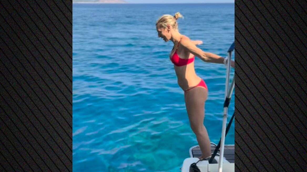 Ζέτα Δούκα: Η βουτιά της στη θάλασσα - Δείτε το βίντεο