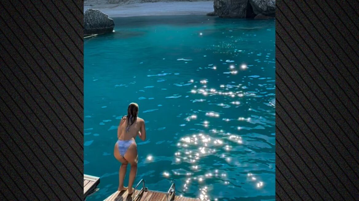 Η Κλέλια Ανδριολάτου κάνει βουτιά σε καταγάλανα νερά - Δείτε βίντεο