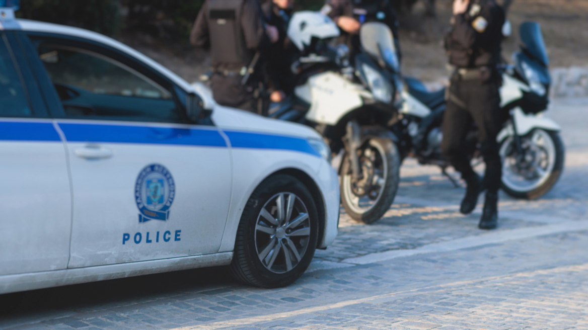 Αστυνομικοί καταδίωξαν και και συνέλαβαν δύο διακινητές ναρκωτικών στα Προσφυγικά στη Λεωφόρο Αλεξάνδρας