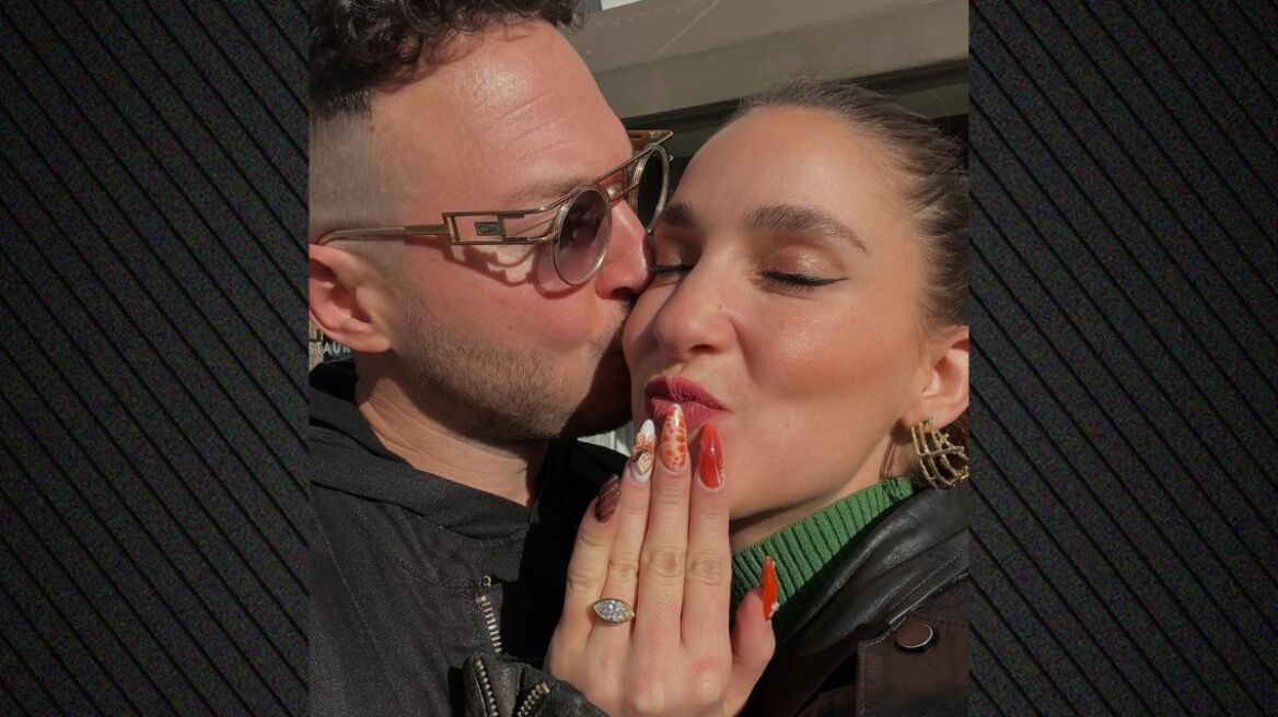 H Evangelia έδειξε το μονόπετρο που της χάρισε ο σύντροφός της: «Δεν μπορώ να περιμένω»