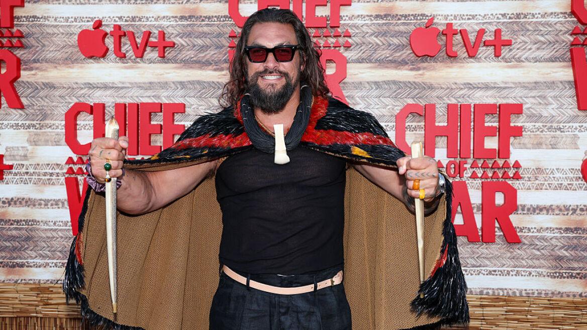 Τζέισον Μομόα: To επικίνδυνο για τη ζωή του περιστατικό, το οποίο τον οδήγησε στο να σταματήσει το κάπνισμα
