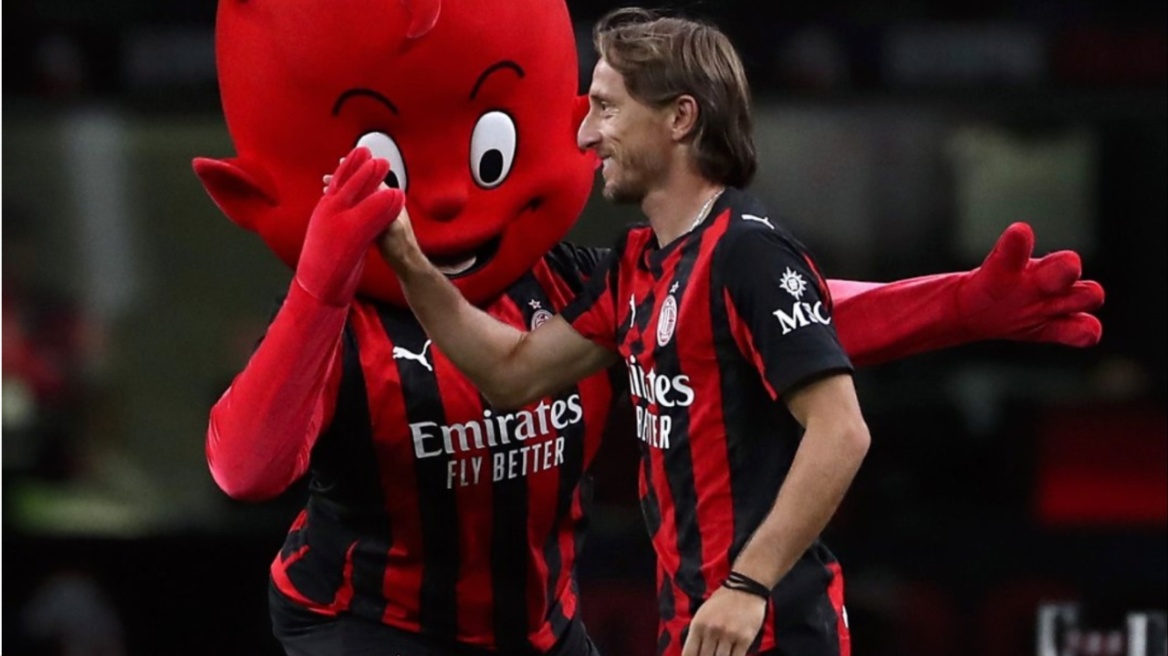 Κύπελλο Ιταλίας: Αποθεωτική υποδοχή στον Μόντριτς και πρόκριση για τη Μίλαν, 2-0 την Μπάρι - Δείτε τα γκολ 