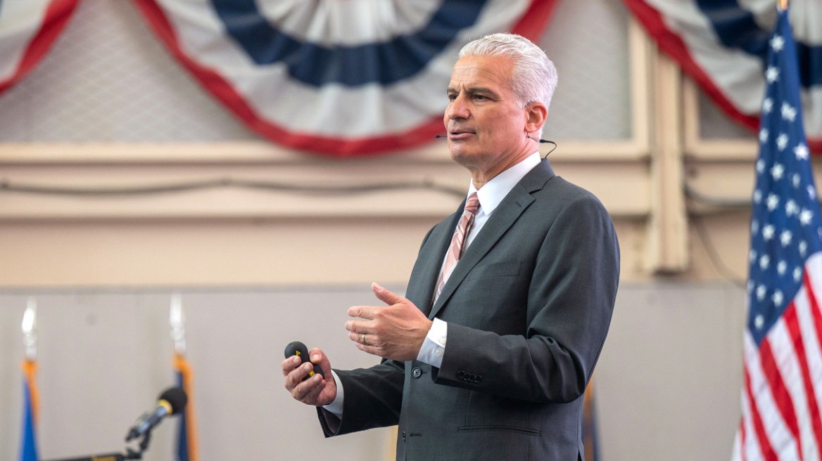 Συτιλίδης στο protothema.gr για τη συνάντηση κορυφής στον Λευκό Οίκο: Ο Ζελένσκι είναι σε πιο αδύναμη θέση απ’ ότι τον Φεβρουάριο
