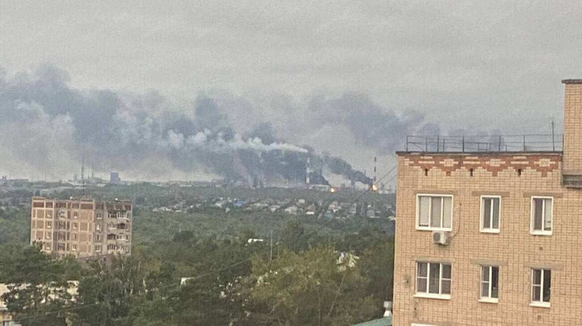 Ρωσία: Το διυλιστήριο πετρελαίου Σιζράν διέκοψε την λειτουργία του μετά την επίθεση από ουκρανικά drones