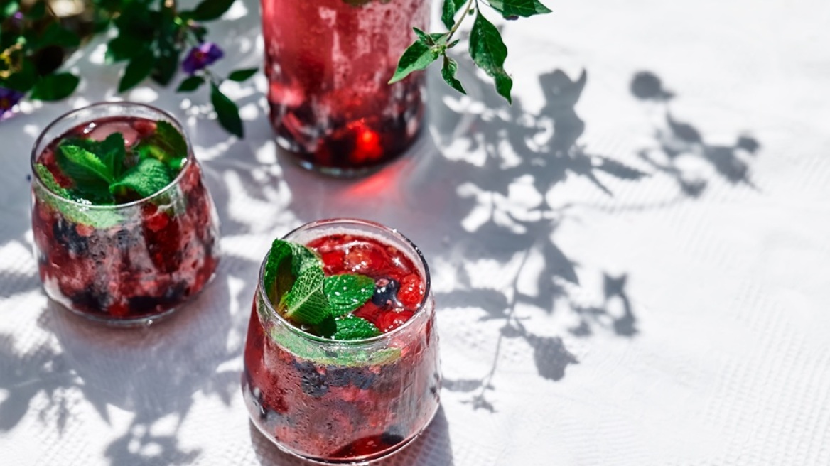 10 αναψυκτικά με φυσαλίδες που ξεχωρίσαμε – Γιατί το καλοκαίρι είναι ακόμα εδώ