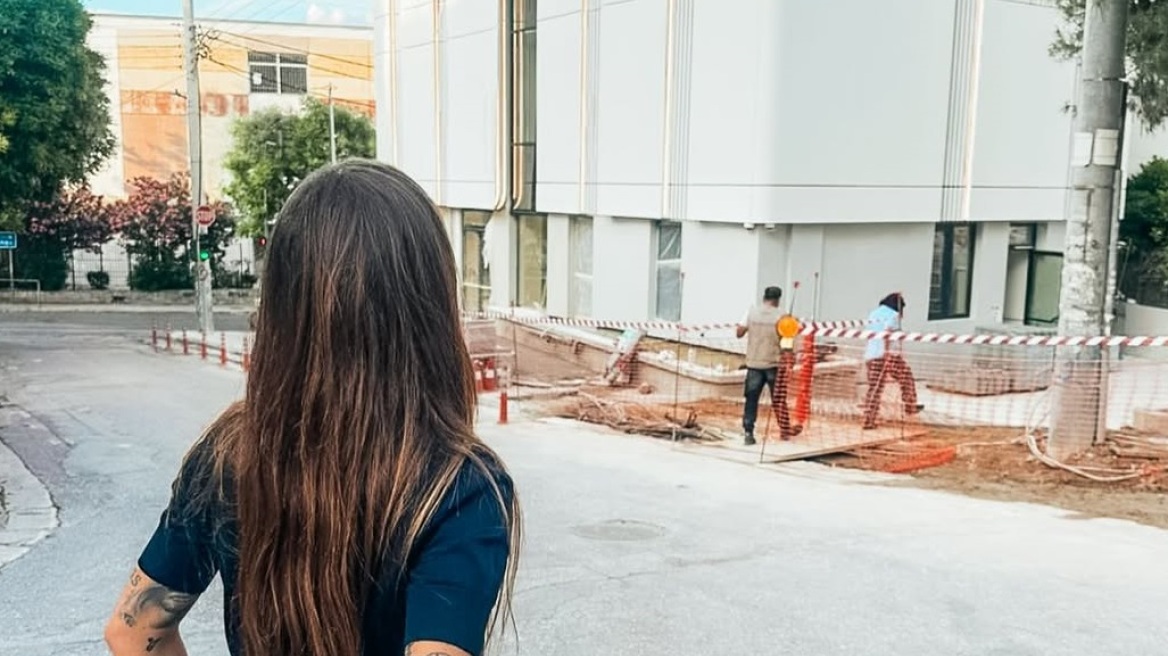 Εριέττα Κούρκουλου-Λάτση: «’Ενα συγγνώμη στον γιο μου που έχασα το πρώτο του κολύμπι γιατί ούρλιαζα στα τηλέφωνα»

