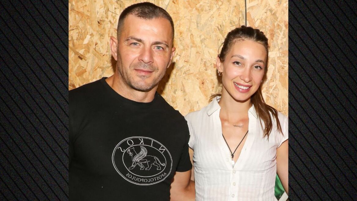 Γιώργος Αγγελόπουλος: Η αντίδραση του στην έκπληξη που δέχτηκε - Του έφεραν τούρτα γενεθλίων ενώ γεννήθηκε τον Ιανουάριο