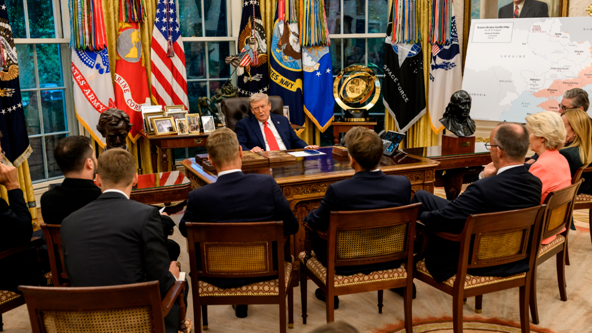 Λευκός Οίκος: Οι φωτογραφίες του Τραμπ και των Ευρωπαίων ηγετών από το Οβάλ Γραφείο - «Σαν δάσκαλος με τους μαθητές του» σχολιάζουν