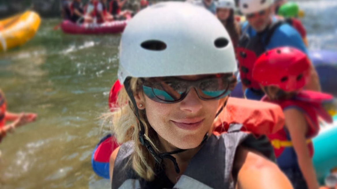 Η Δούκισσα Νομικού έκανε πρώτη φορά rafting με τα παιδιά της στην Αμερική