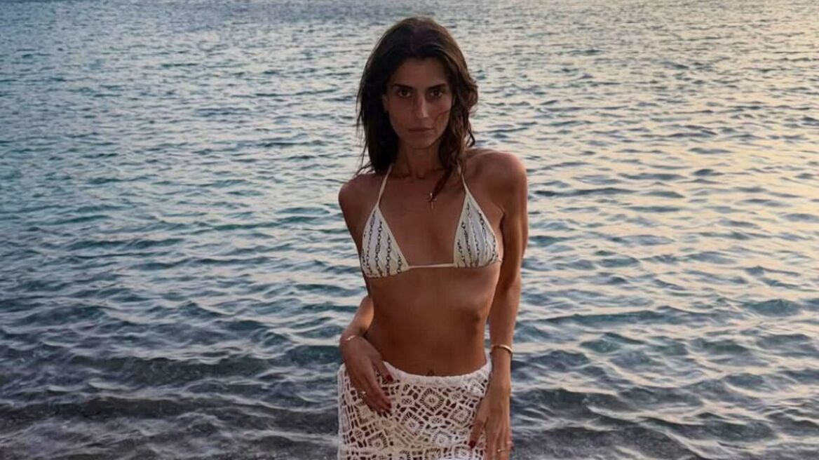 Η Ιωάννα Σαρρή κάνει διακοπές στα Κύθηρα - Δείτε φωτογραφίες